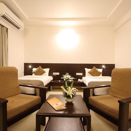 Prakruti Resort Vadodara Buitenkant foto