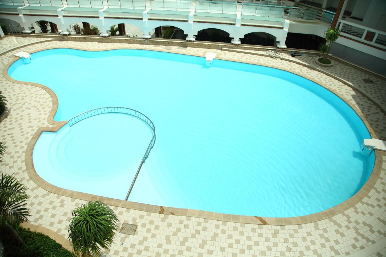 Prakruti Resort Vadodara Buitenkant foto