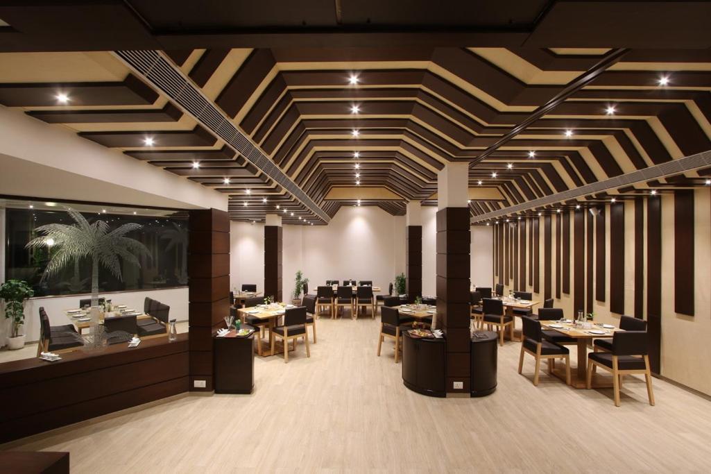 Prakruti Resort Vadodara Buitenkant foto