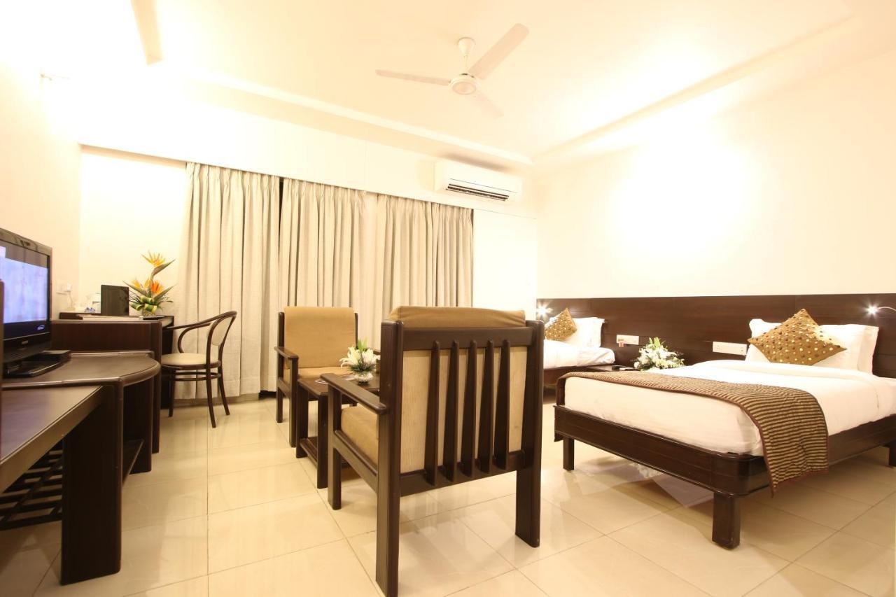 Prakruti Resort Vadodara Buitenkant foto
