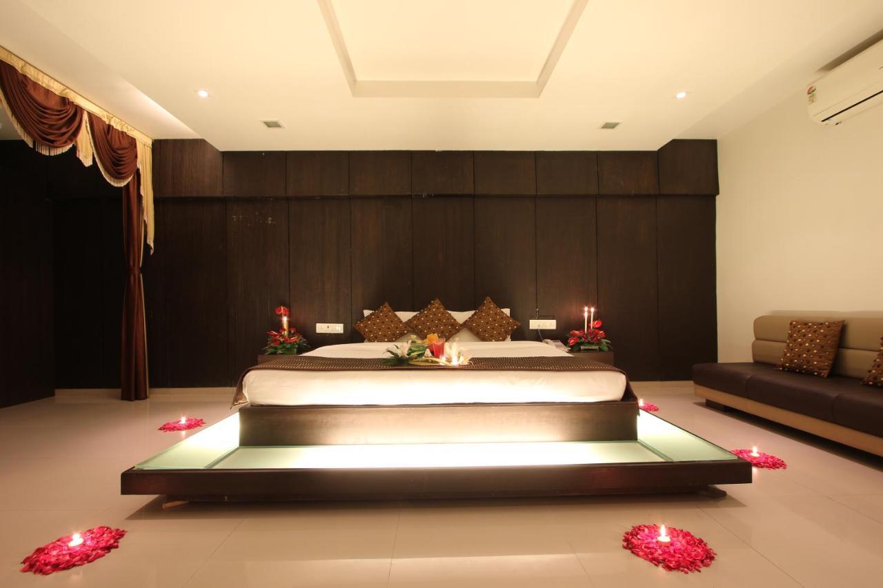 Prakruti Resort Vadodara Buitenkant foto