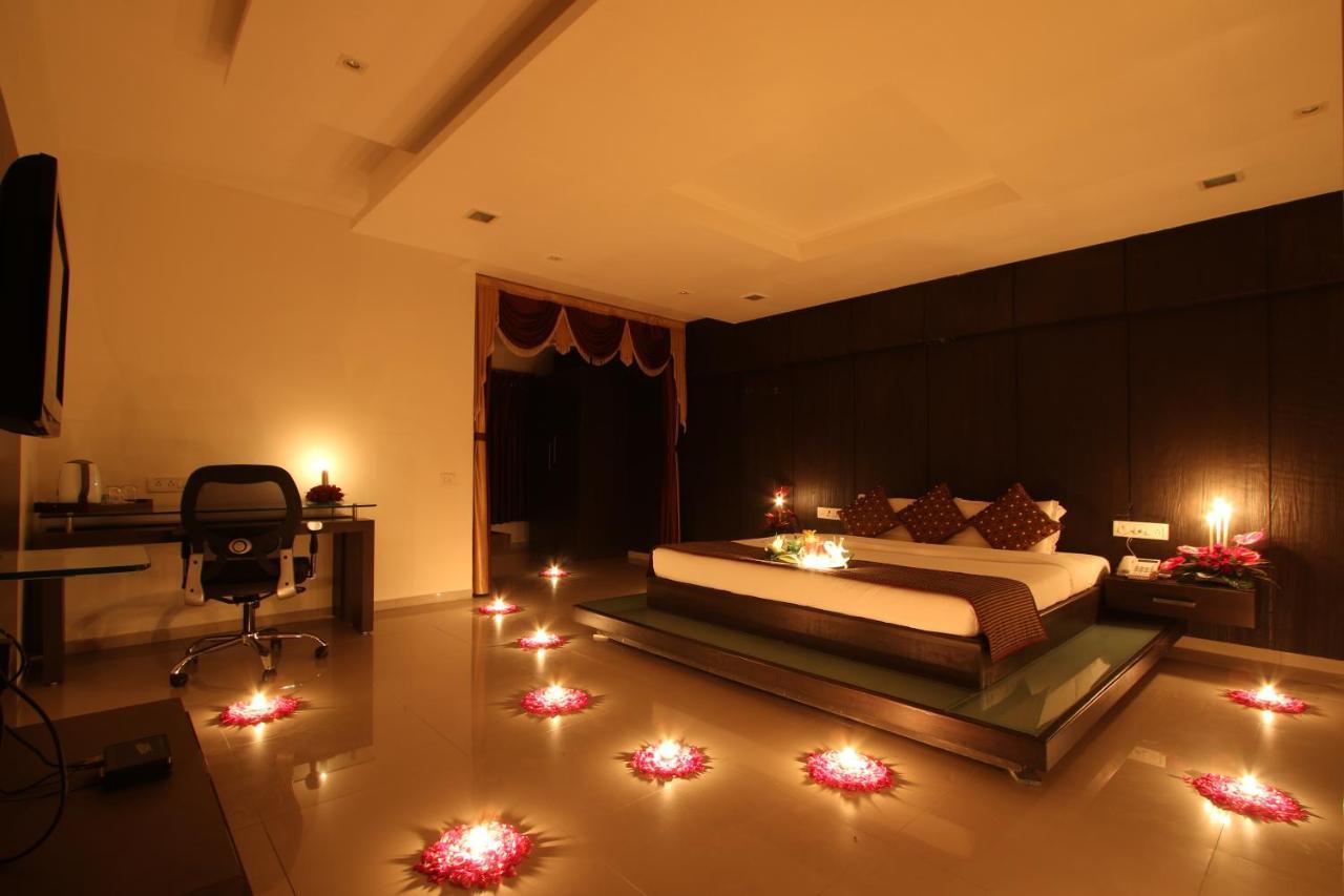 Prakruti Resort Vadodara Buitenkant foto